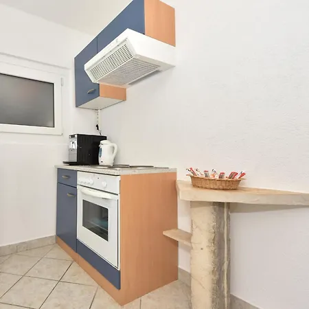 By Interhome أوبروفاتش