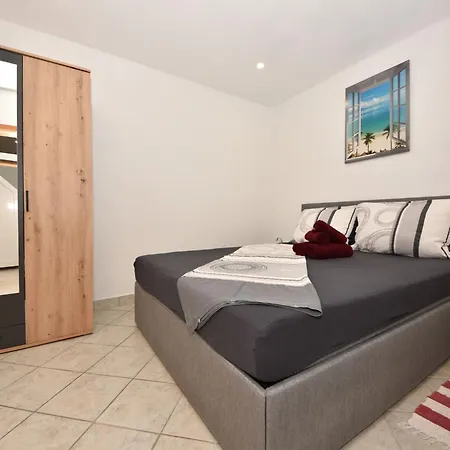 By Interhome * Obrovac