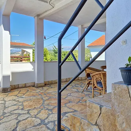 By Interhome Apartmán